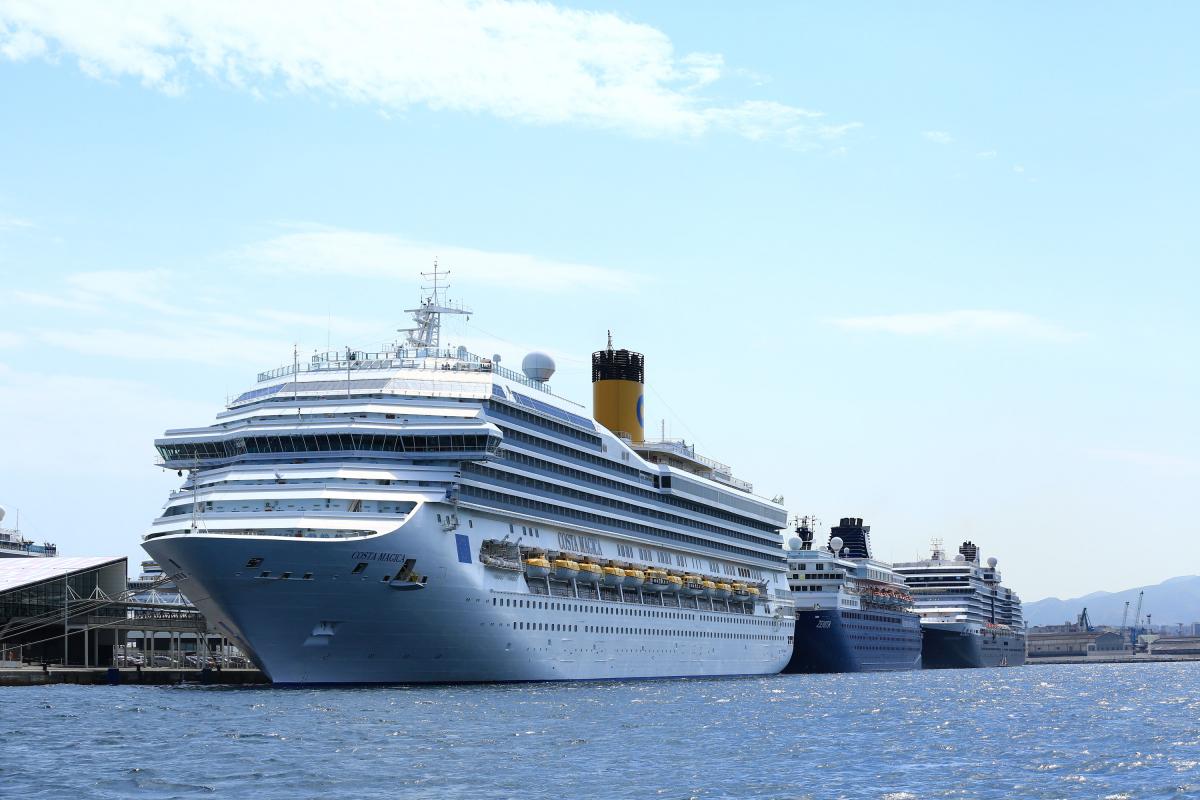 Marseille 7 cruise ships simultaneously MedCruise