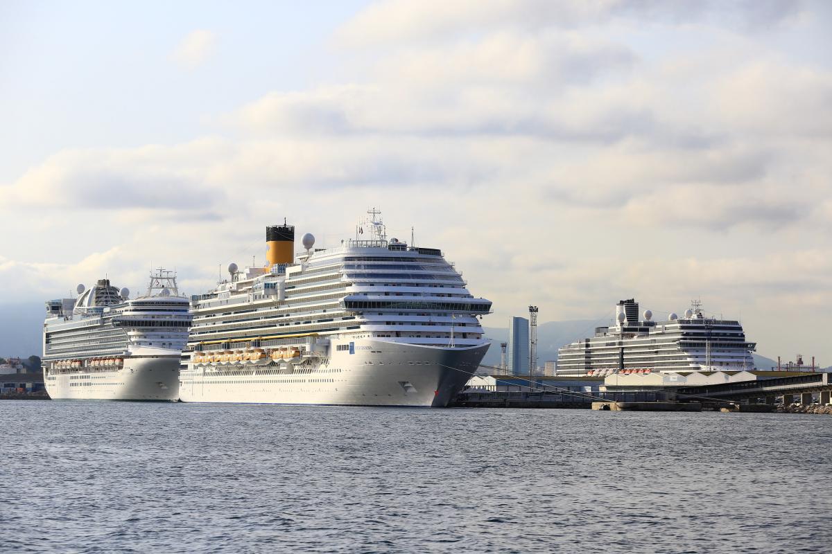 Marseille 7 cruise ships simultaneously MedCruise